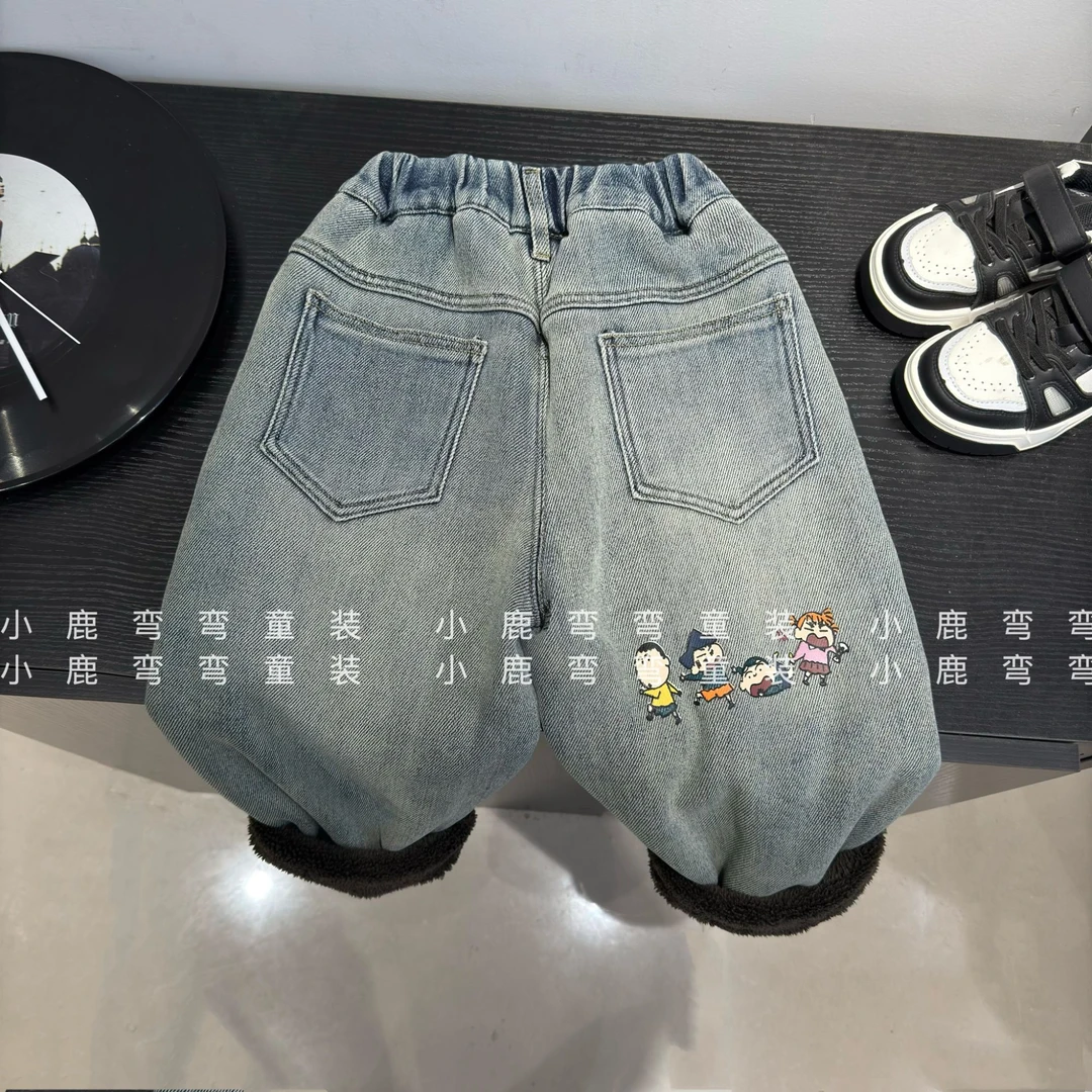 D7秋冬儿童新款后腿蜡笔小新印花糕糕绒牛仔裤