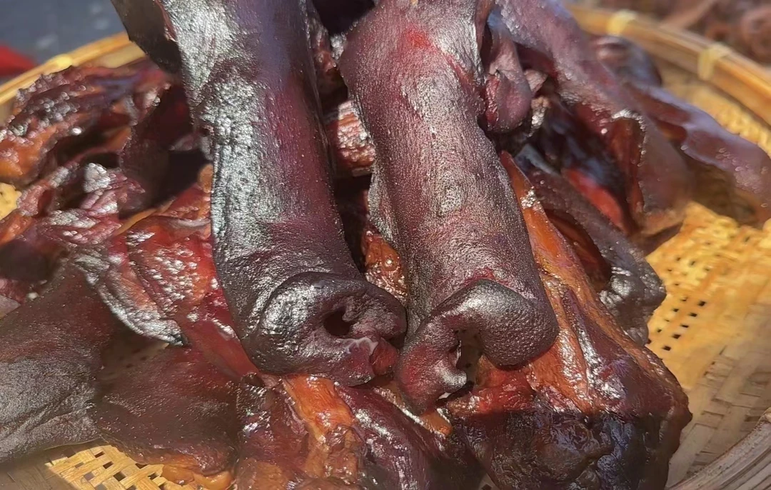 湖南风味特产烟熏腊拱嘴