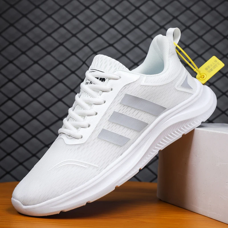 2024新款男士薄款夏季软底透气百搭休闲运动鞋潮流韩版男士白鞋