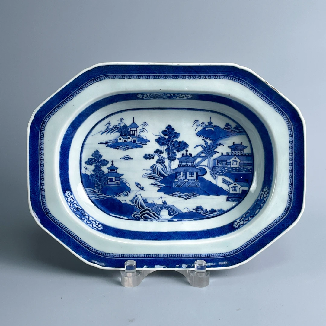 清中期青花楼阁大深盘-M2XK6008296