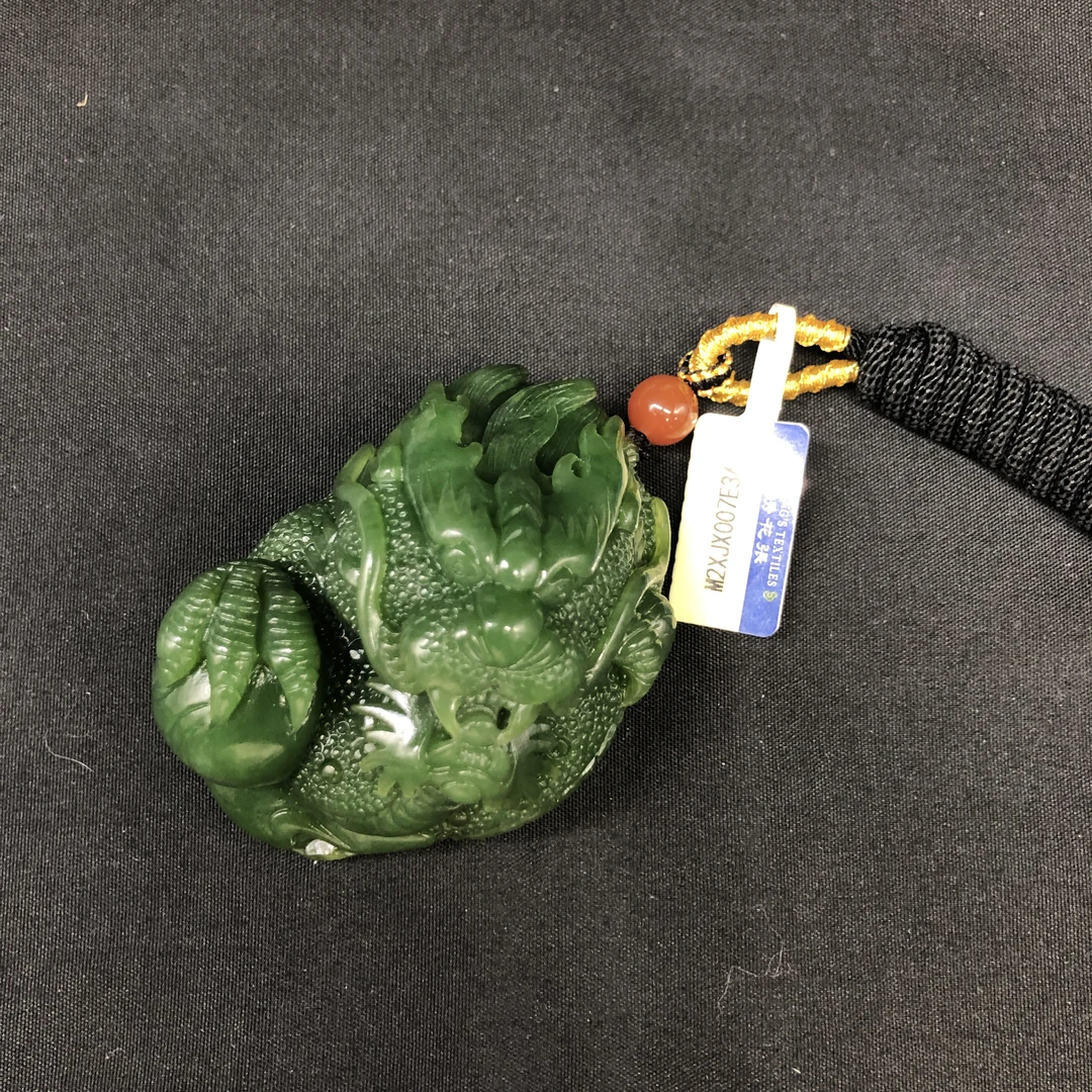 20世纪中期到后期和田玉碧玉龙雕件M2XJX007E36/挂坠/摆件/绣花张