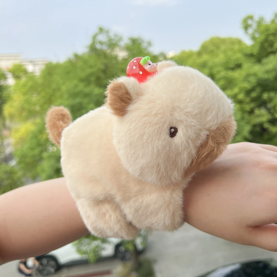 卡通拉绳卡皮巴拉可爱啪啪圈手腕装饰毛绒玩具