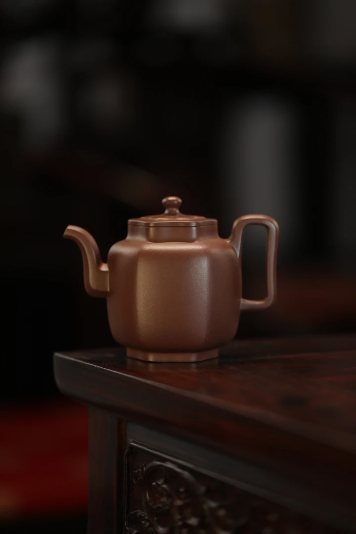 尹春利《六方菱花》红线价，底槽清200cc全手工宜兴紫砂