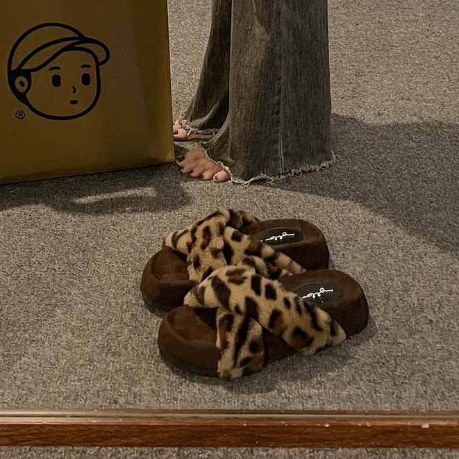 交叉毛毛拖鞋女秋冬加绒外穿厚底踩屎感2024新款毛茸茸爆款棉拖鞋