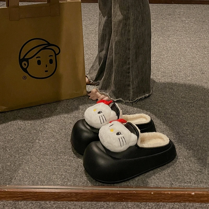 可爱KT猫踩屎感棉拖鞋女外穿2024新款秋冬保暖家居厚底毛毛包头拖