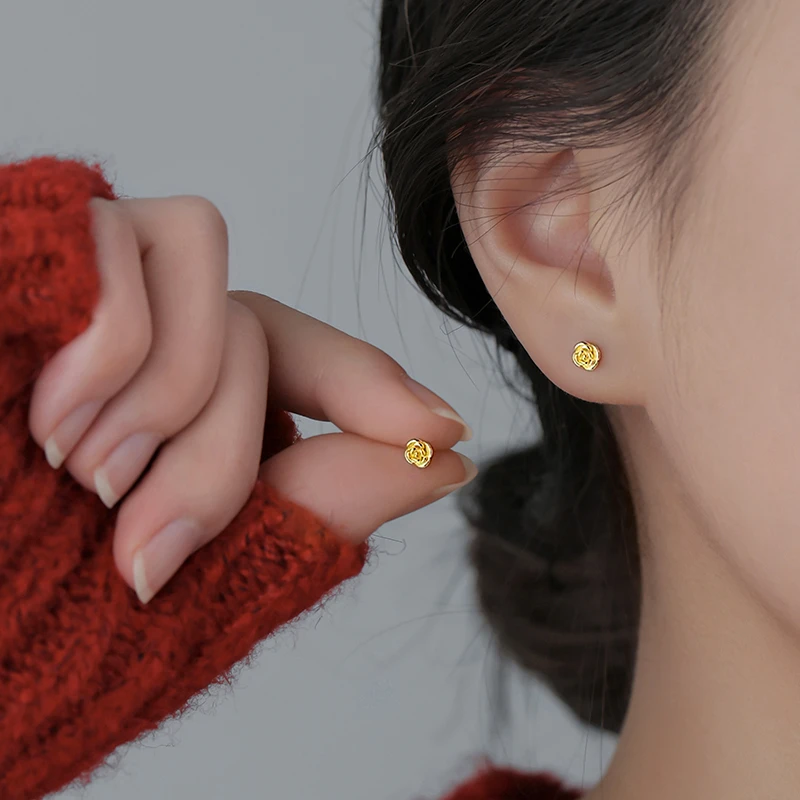 足银耳饰 999纯银玫瑰花耳钉小巧精致耳骨钉女简约百搭养耳洞耳饰