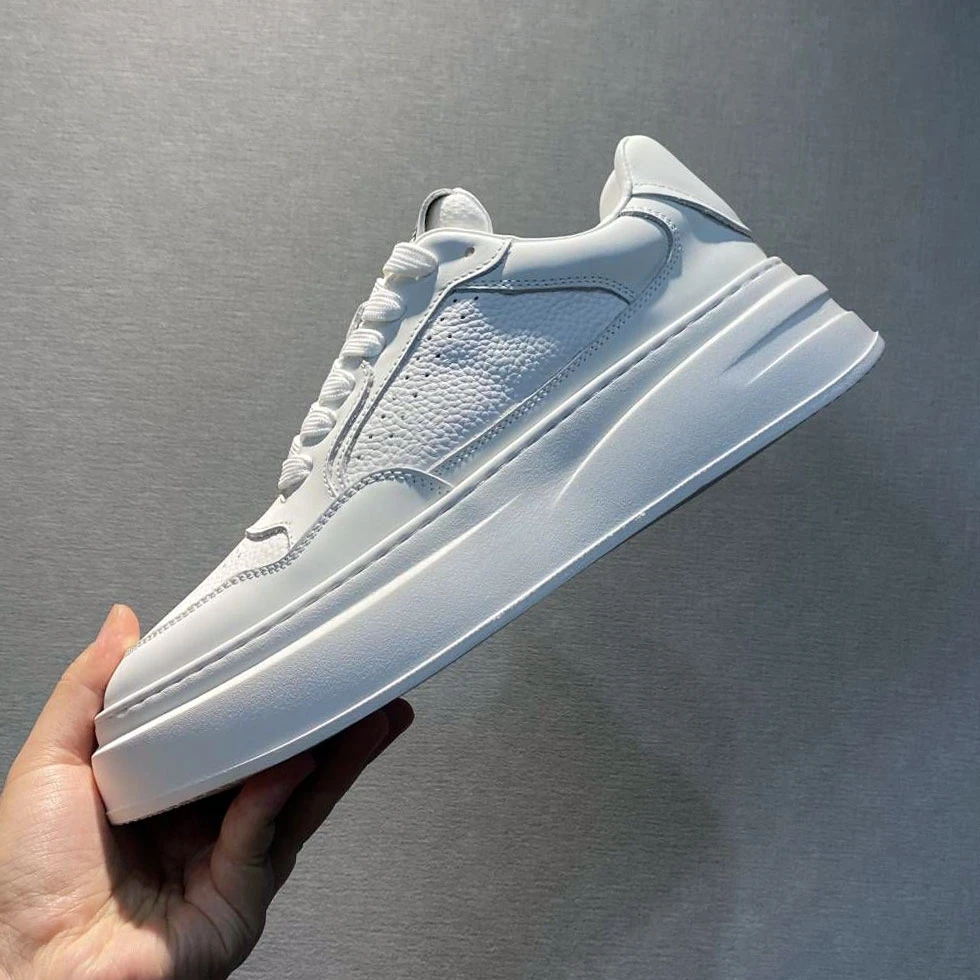 头层牛皮新款轻奢男鞋潮流百搭小白鞋厚底轻质休闲板鞋男93501