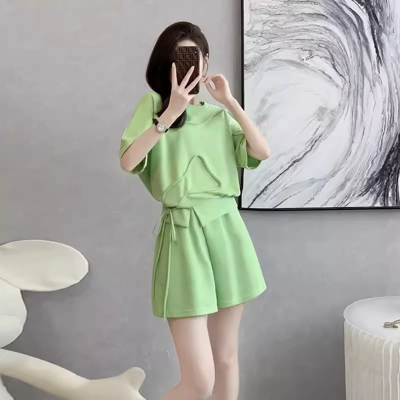 绿色运动休闲套装女夏季2025新款宽松时髦减龄短袖短裤两件套洋气
