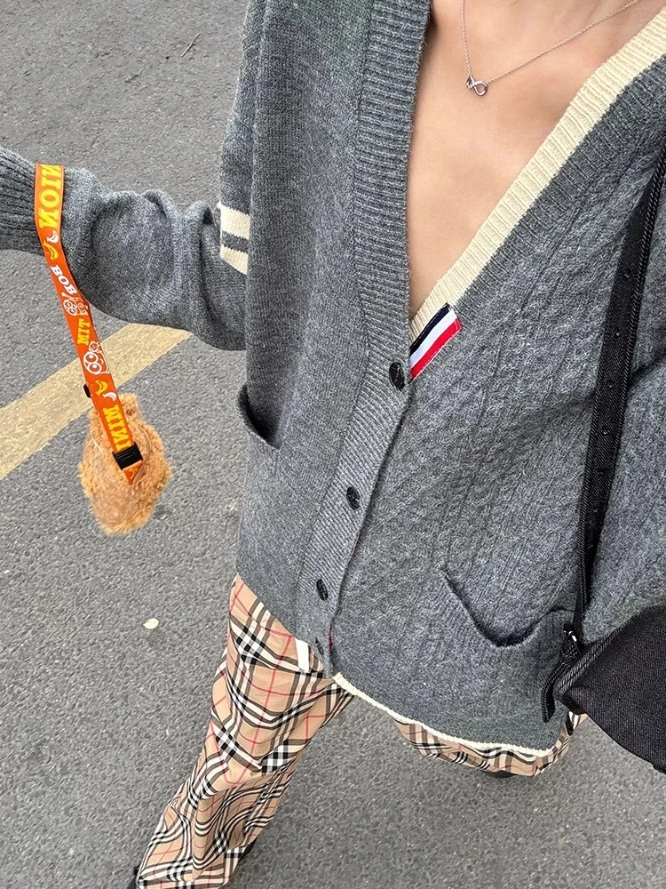 法式复古学院风撞色拼接v领针织开衫女秋冬新款宽松休闲百搭上衣