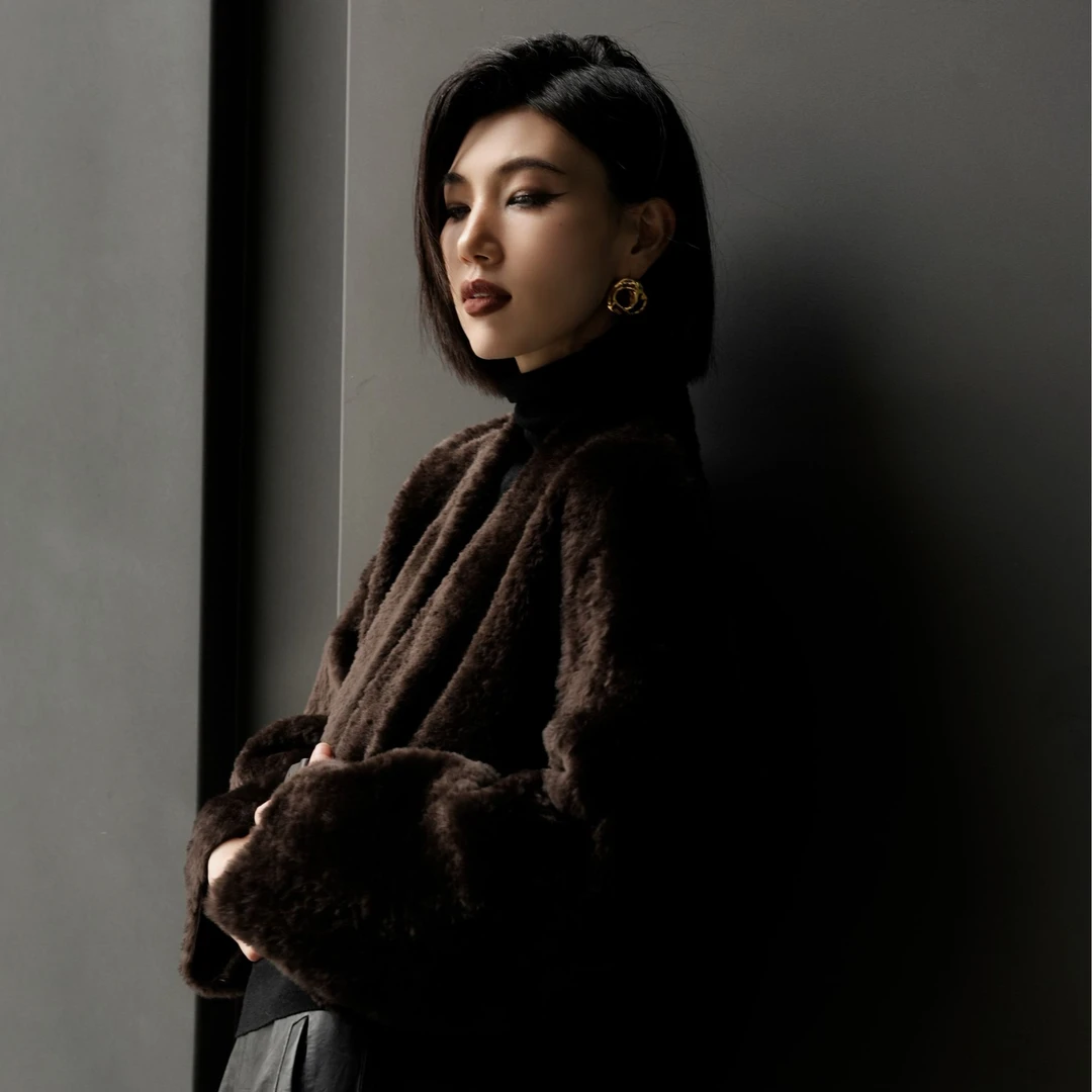 POPULARYW【眠枫坞】Z·R上品屋 高级奢雅短款皮对扣羊皮毛一体