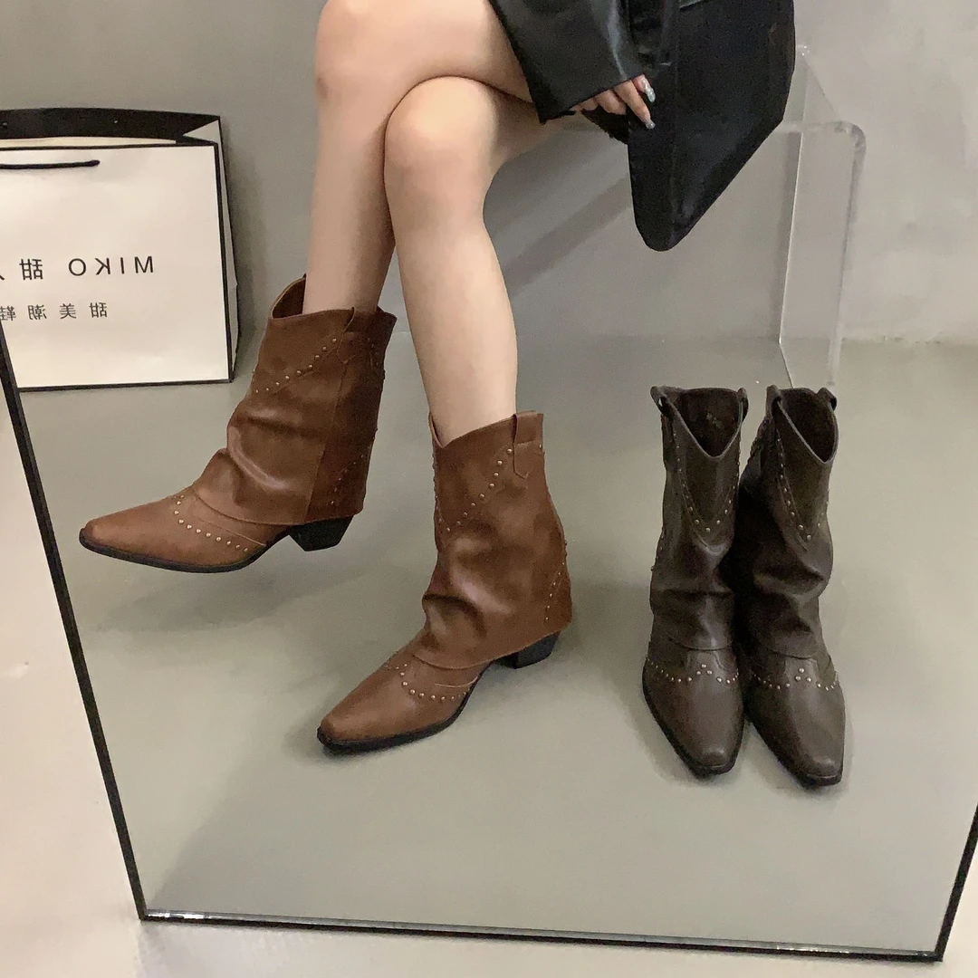 复古棕色口马丁靴时尚西部牛仔靴铆钉设计感烟管靴女短靴夏薄款