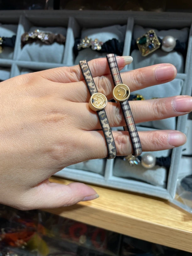 C004韩国东大门豹纹手工发绳皮筋头绳女气质简约发圈合金板材笑脸