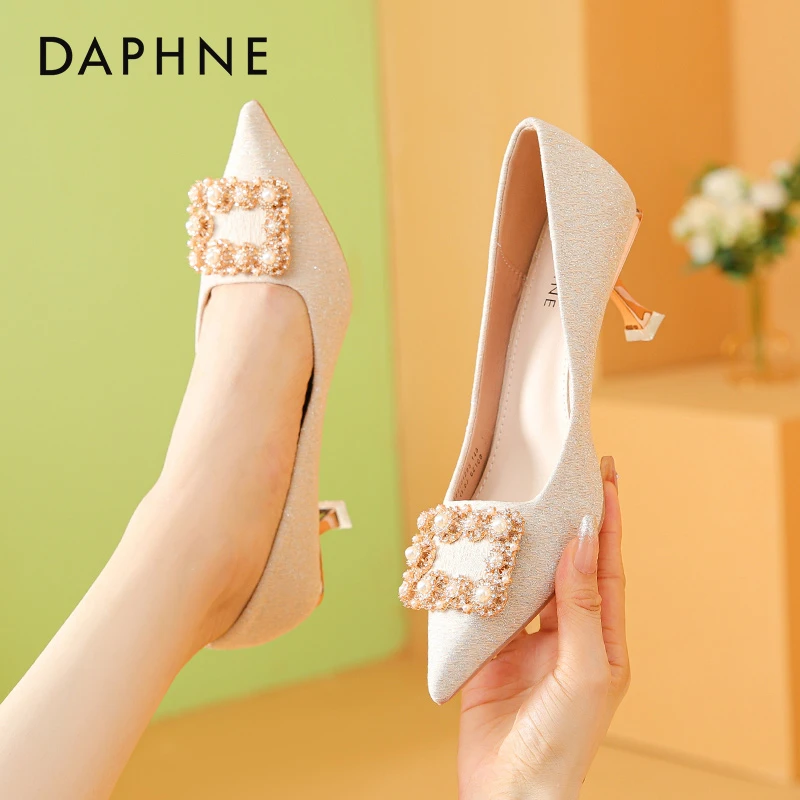 达芙妮春秋高跟鞋女细跟通勤2025年新款水钻方扣尖头法式晚风单鞋