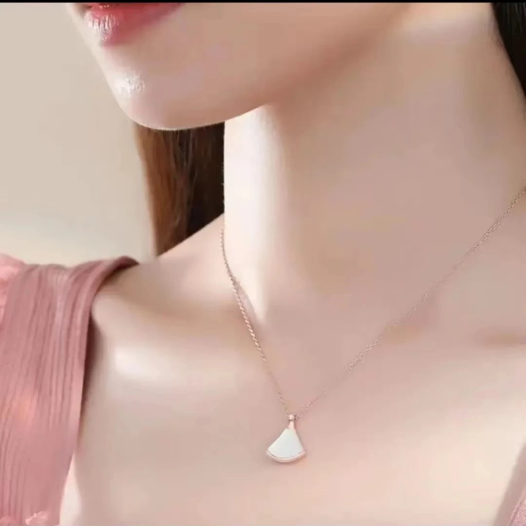 18K金 白扇子吊坠 不含链 工厂直销