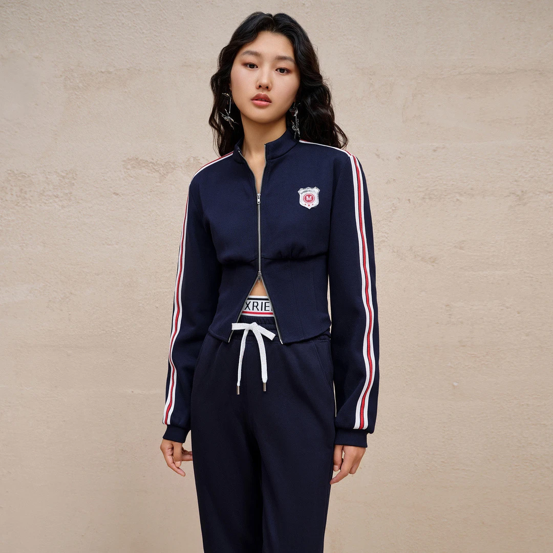 率性复古风运动感外套截短款修身收腰上衣