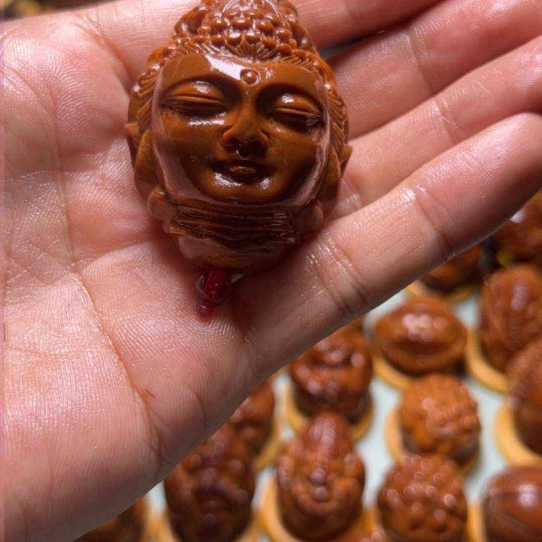 【闪购商品】橄榄核雕随***: