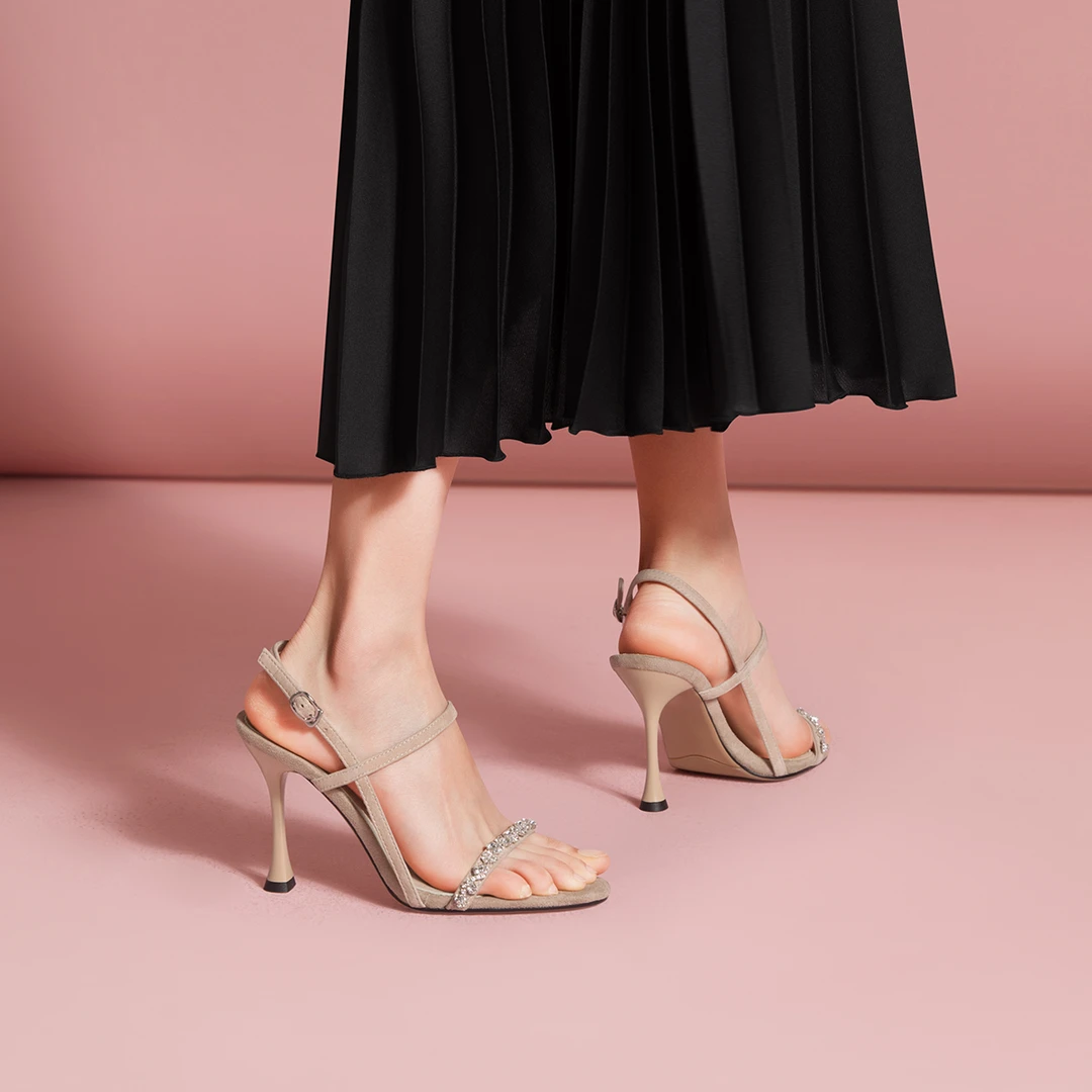 华丽优雅时尚细跟8厘米露指尖头一字带法式小众杏色女凉鞋LEV1726