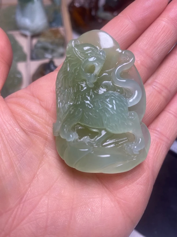 岫玉老虎，老虎象征着威严和权力，护佑和守护之意