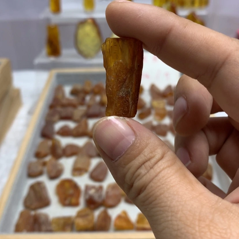 【闪购商品】定制琥珀未镶嵌铁*