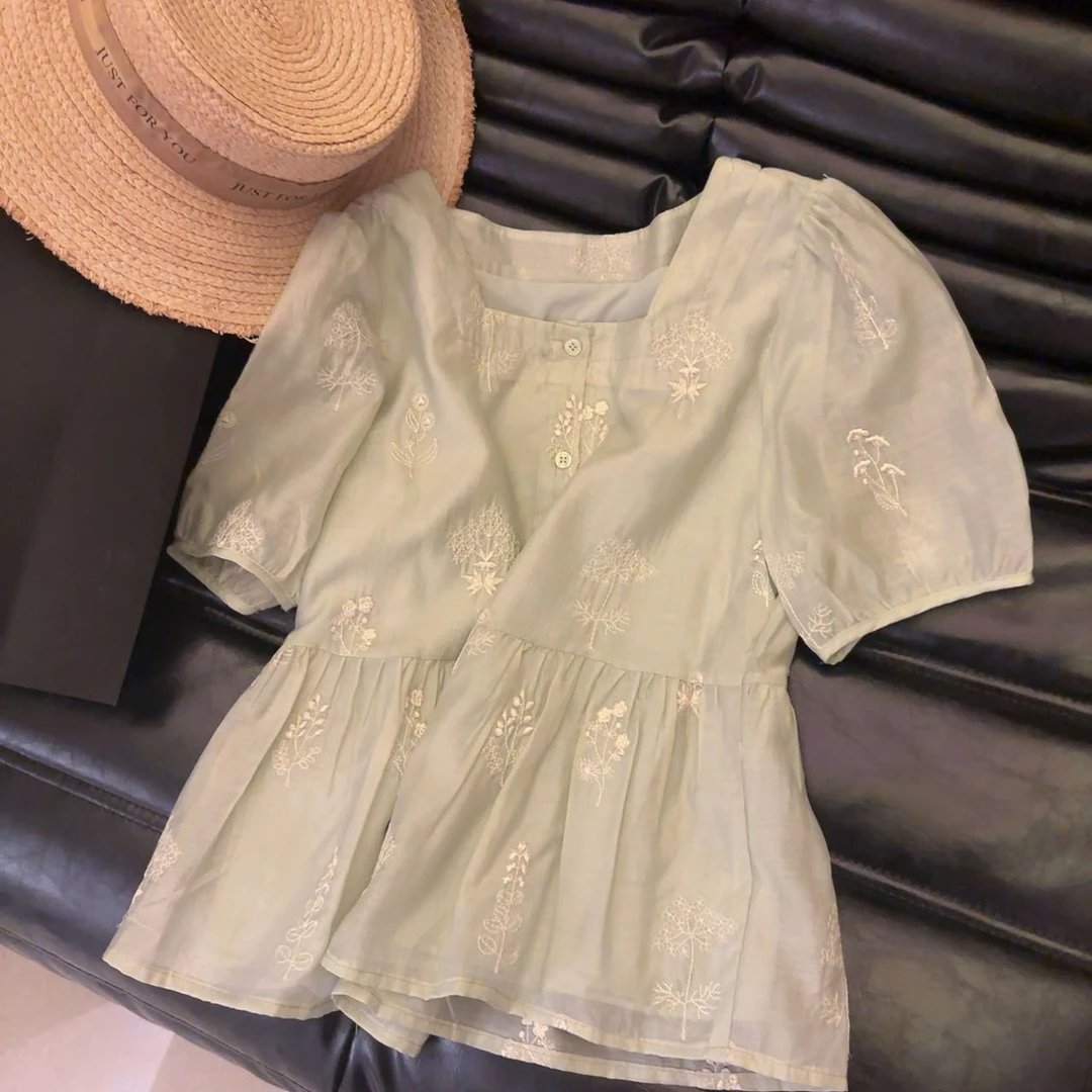 【绮可儿】夏季新款法式方领遮肉显瘦上衣女刺绣绣花设计感衬衫