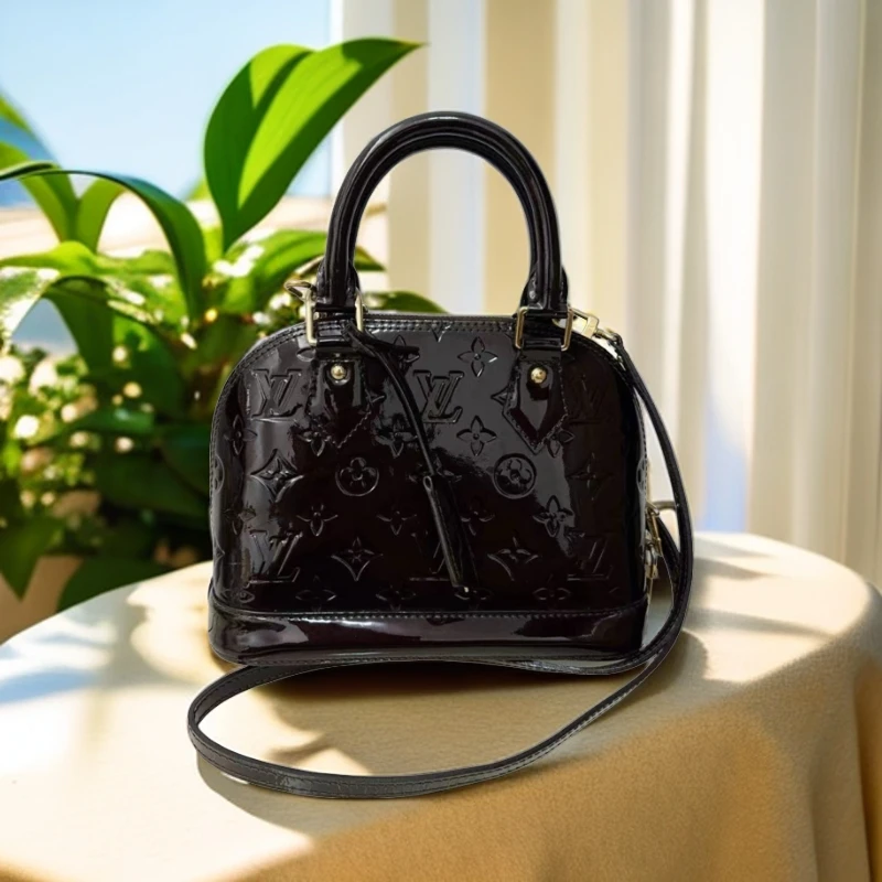 95新 LouisVuitton/路易威登  黑色漆皮贝壳包 929 8465