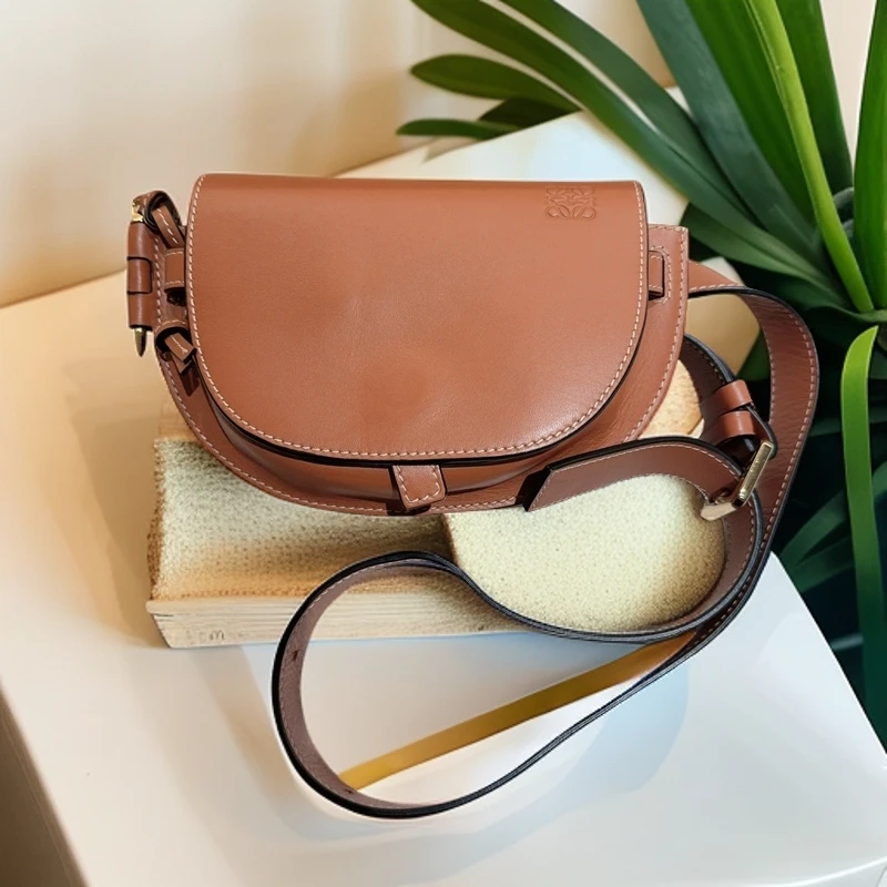 95新 LOEWE/罗意威 焦糖色gate包 1023 5647