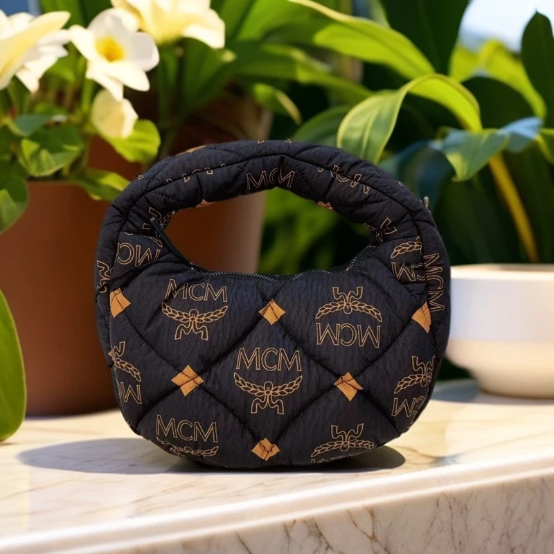 95新 MCM  泡芙hobo腋下包 1051 1982