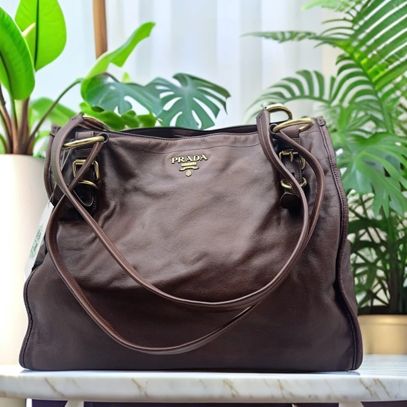 95新 Prada/普拉达  棕色单肩包 956 0692