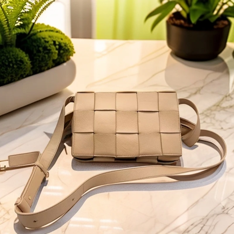 95新 BOTTEGA VENETA/葆蝶家 裸色单肩包 1008 0265