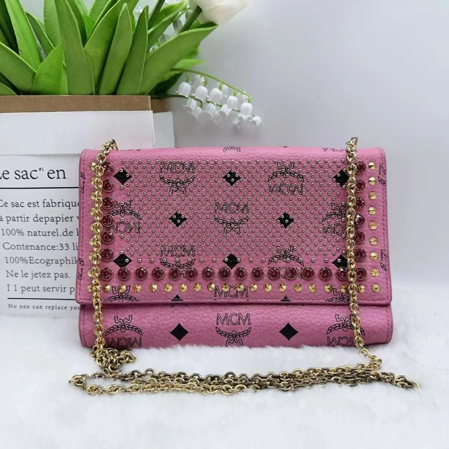 95新 MCM  粉色斜挎包 895 0843