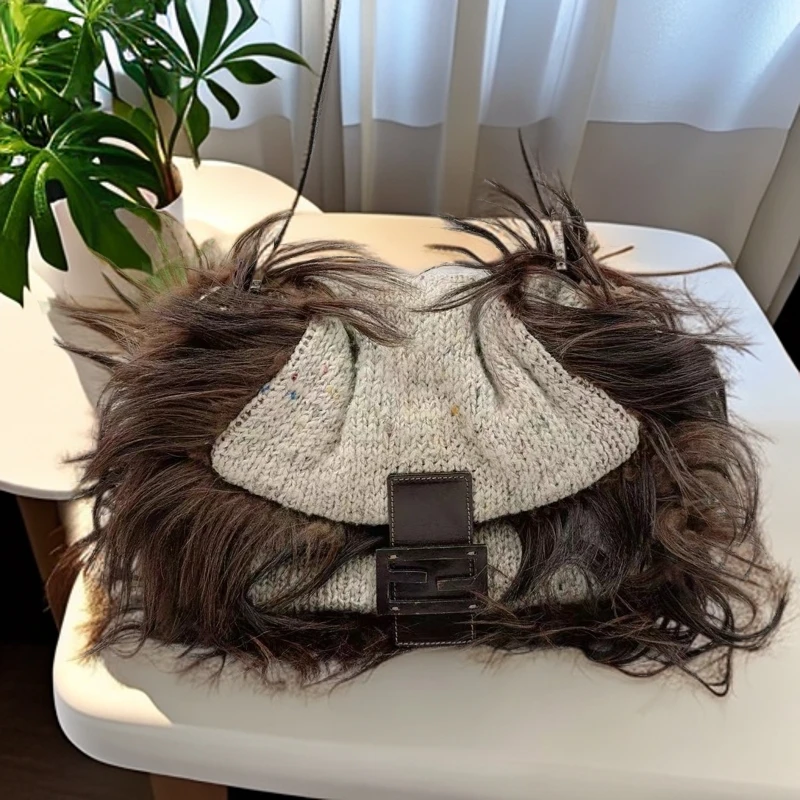 95新 FENDI/芬迪  毛毛腋下包 1032 7039