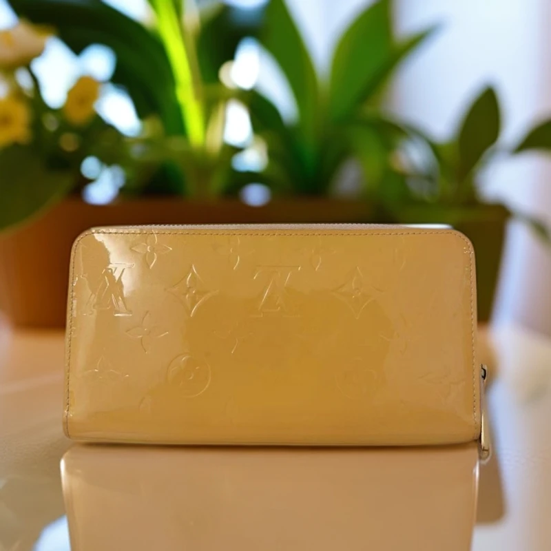 95新 LouisVuitton/路易威登 黄色漆皮钱包 1008 8510