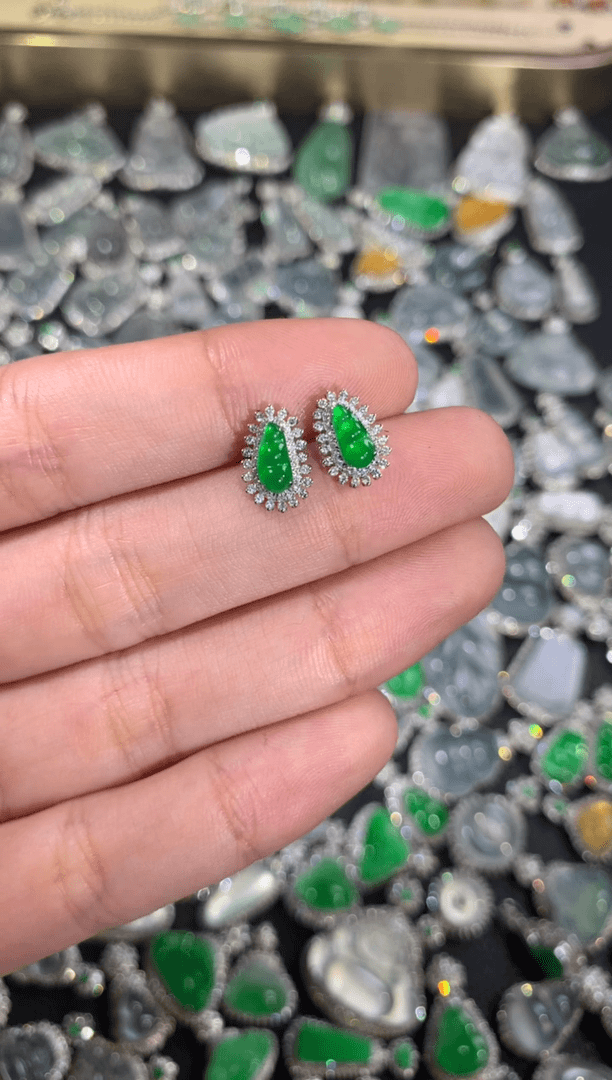 【闪购商品】翡翠耳饰18K金镶嵌绿豆子耳钉