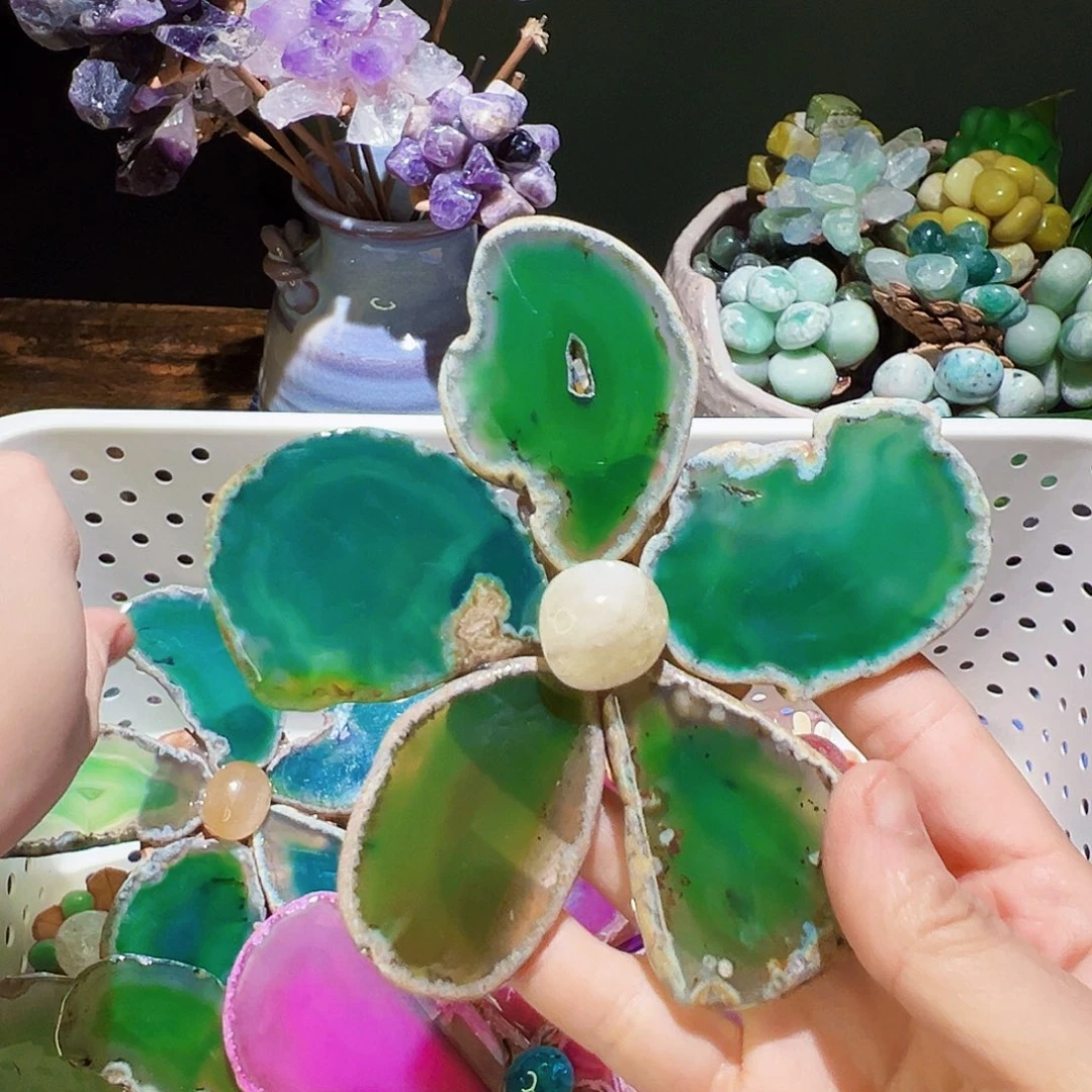 咖啡杯是由几名成员设计