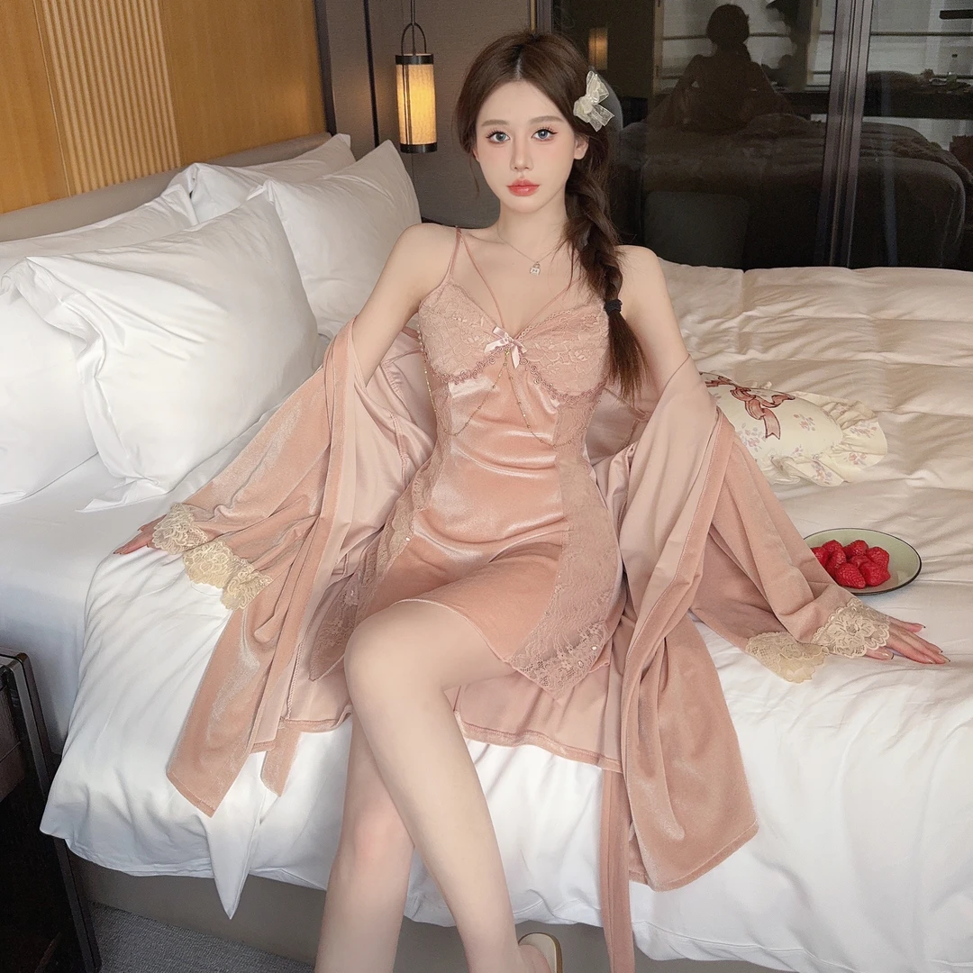 2024年春秋季赫拉女神吊带睡裙女士性感蕾丝修身显瘦家居服带胸垫