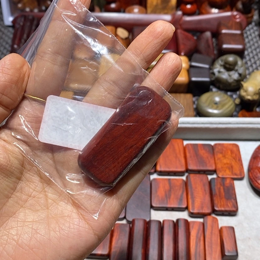 【闪购商品】檀香紫檀（小叶紫檀）田****n