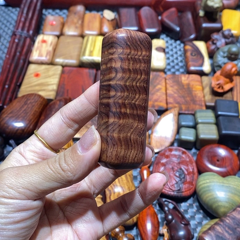 【闪购商品】微凹黄檀（南美大红酸枝）伯****～
