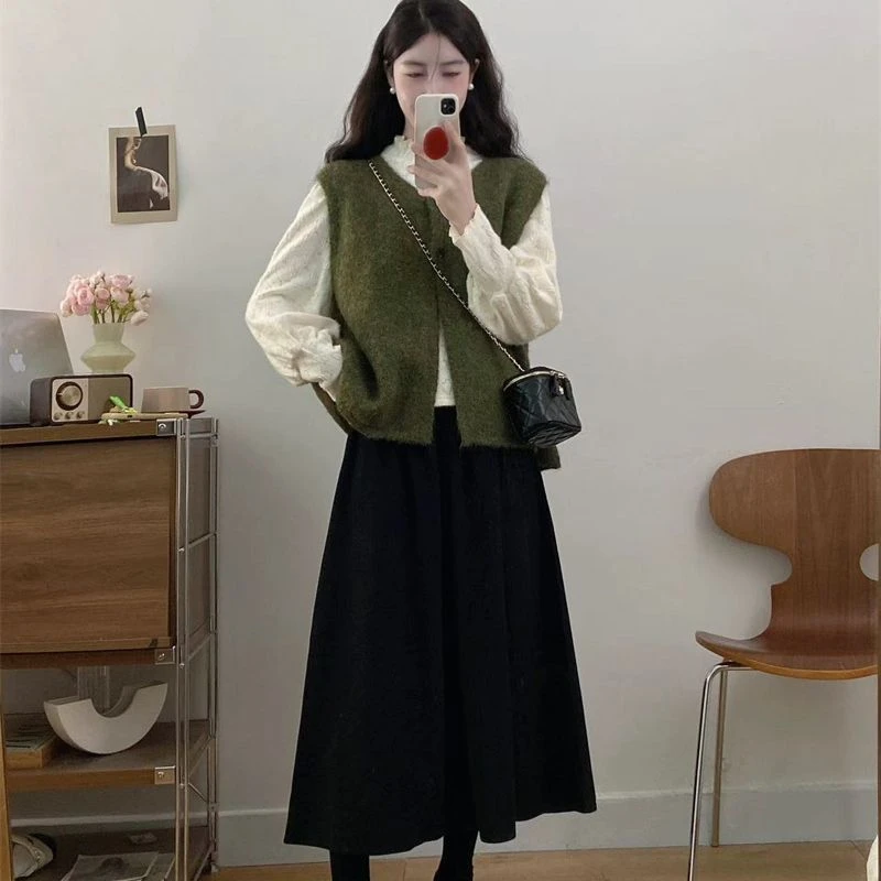 大码秋季新款针织背心马甲+蕾丝打底衫+半身裙三件套0018