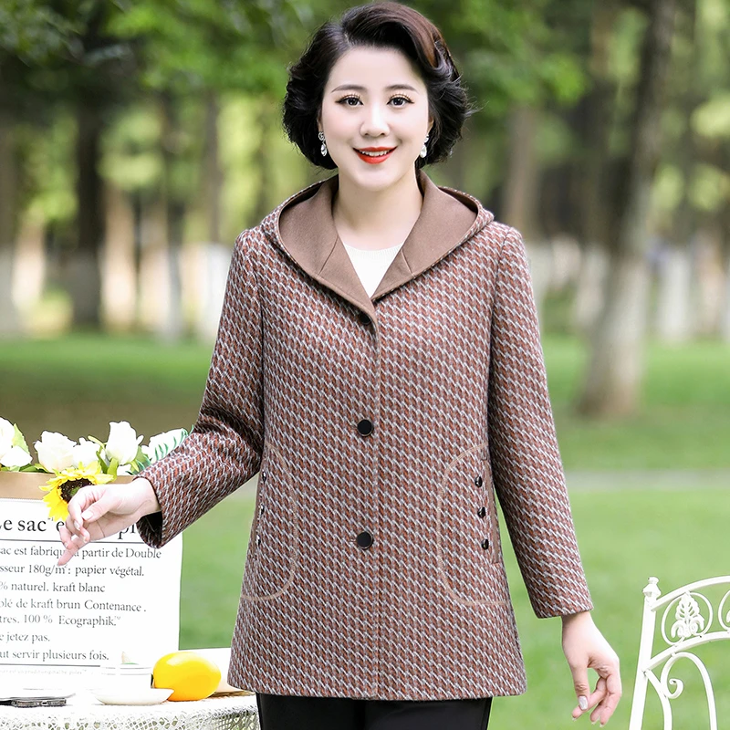 华太太秋冬妈妈装中长款宽松显瘦大码连帽老年女装老年人C0157