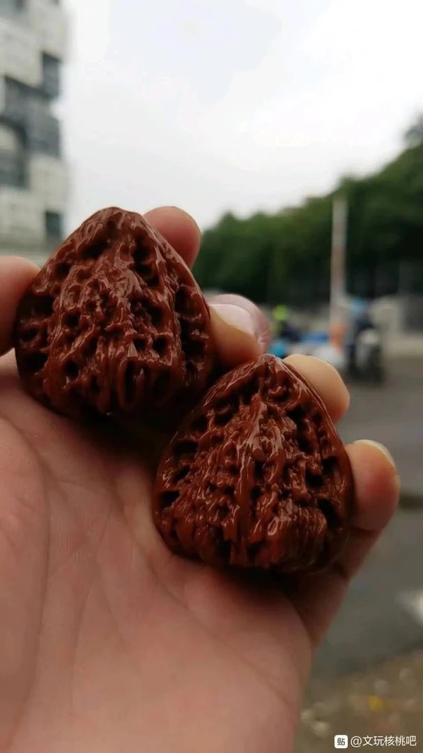 精品文玩核桃南将石佛度一对