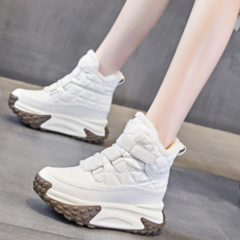 厚底雪地靴女2024年新款秋冬加绒加厚保暖棉鞋百搭内增高马丁靴子