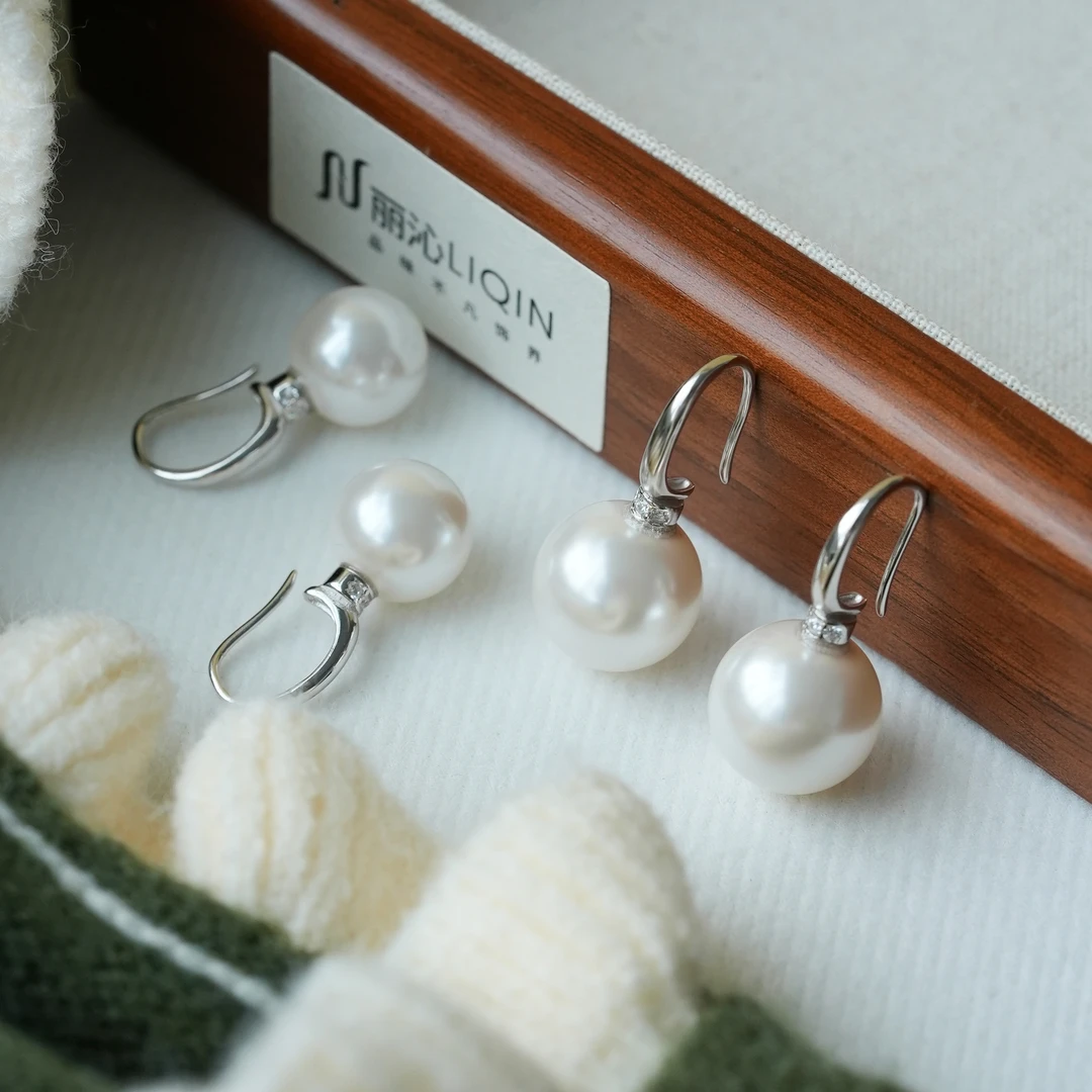 丽沁 925银耳饰 月牙锆石珠珠耳钩秋冬新品气质百搭简约经典耳挂