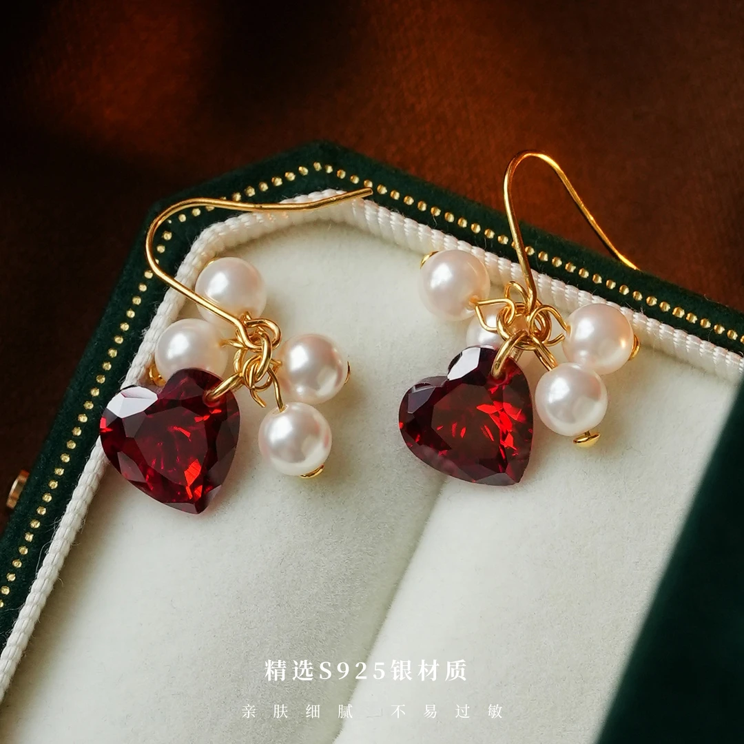 丽沁 925银耳饰 秋冬新品红心珠珠耳钩轻奢气质复古耳环女法式
