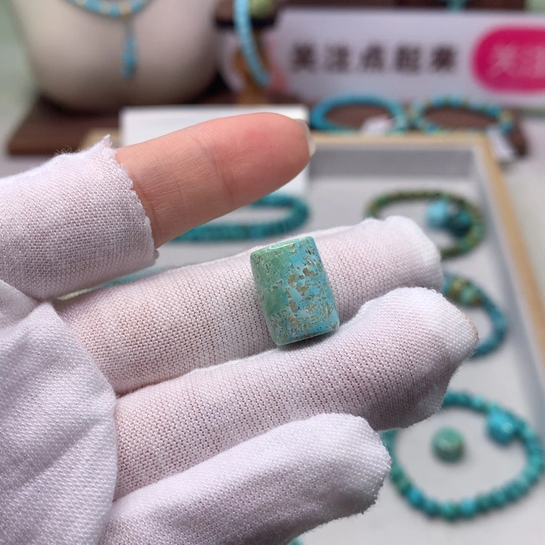 绿松石配饰未镶嵌