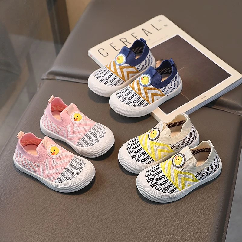 春季新款儿童板鞋小童单幼儿园休闲鞋男女童网鞋一脚套防