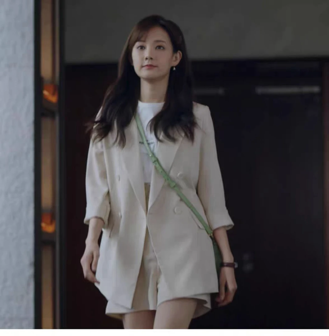 084上衣和短裤春季小西装银白色