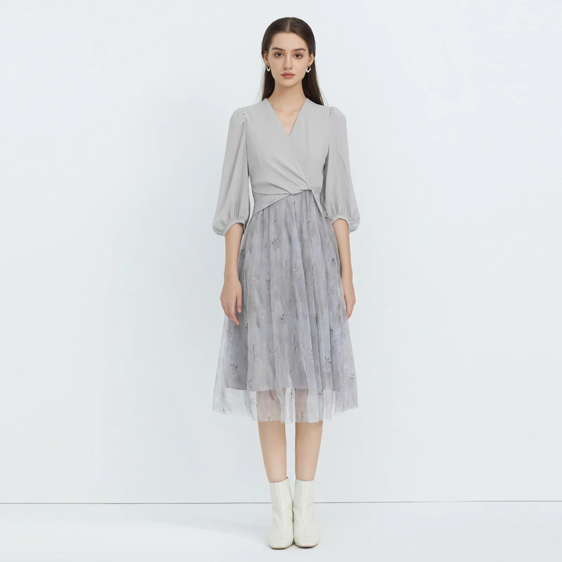 S·DEER圣迪奥女装经典V字领口碎花薰衣草紫女装连衣裙S223Z123Z