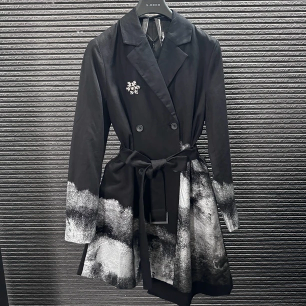 S·DEER圣迪奥设计师西装领收腰水墨晕染长款风衣外套S21181806