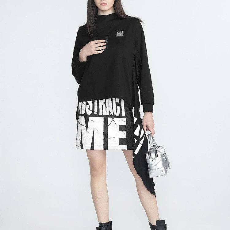 S.DEER秋季套头时尚印花休闲黑色拼接不规则下摆长袖T恤S19380209