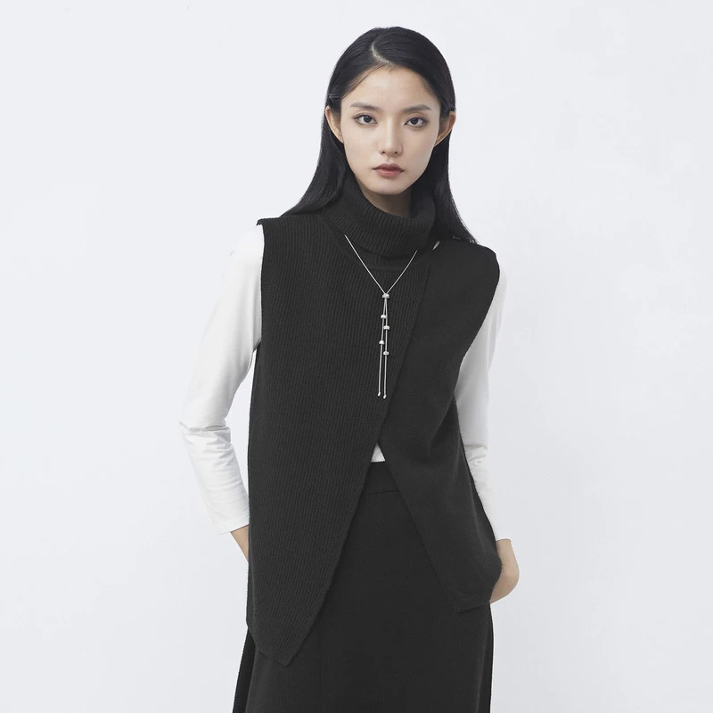 S·DEER圣迪奥女时尚气质罗纹高领不规则开衩无袖针织衫S21483529